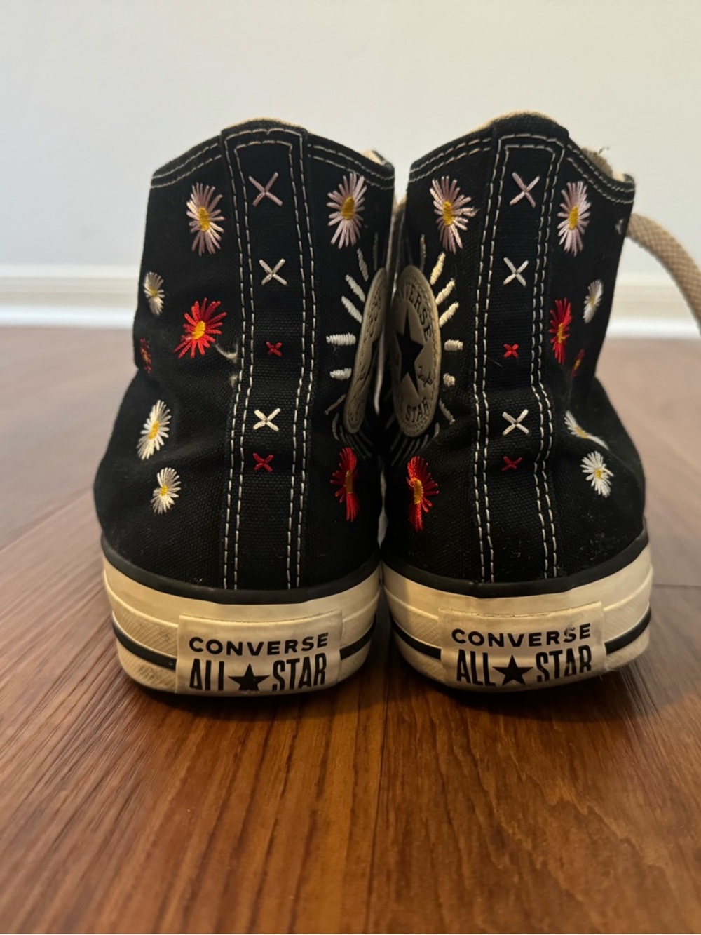 Converse Black High-Top Sneakers with flower Embroidery - Picture 4 of 7